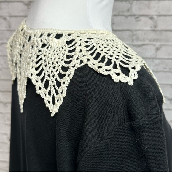 Vintage Crochet Lace Beige Ecru Ivory Collar with Button 16 in X 4 in - Picture 10 of 13